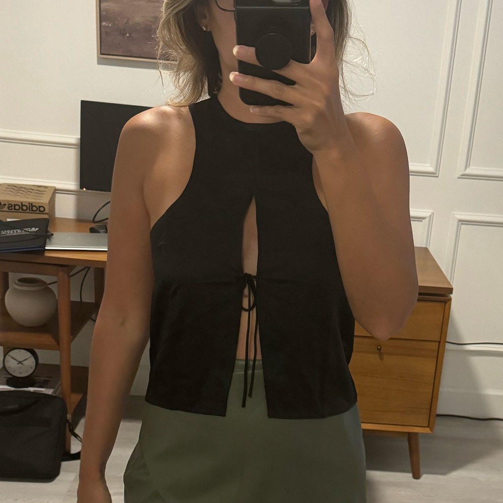 Lioness Honey Cropped Tie Front Top Medium Used Once